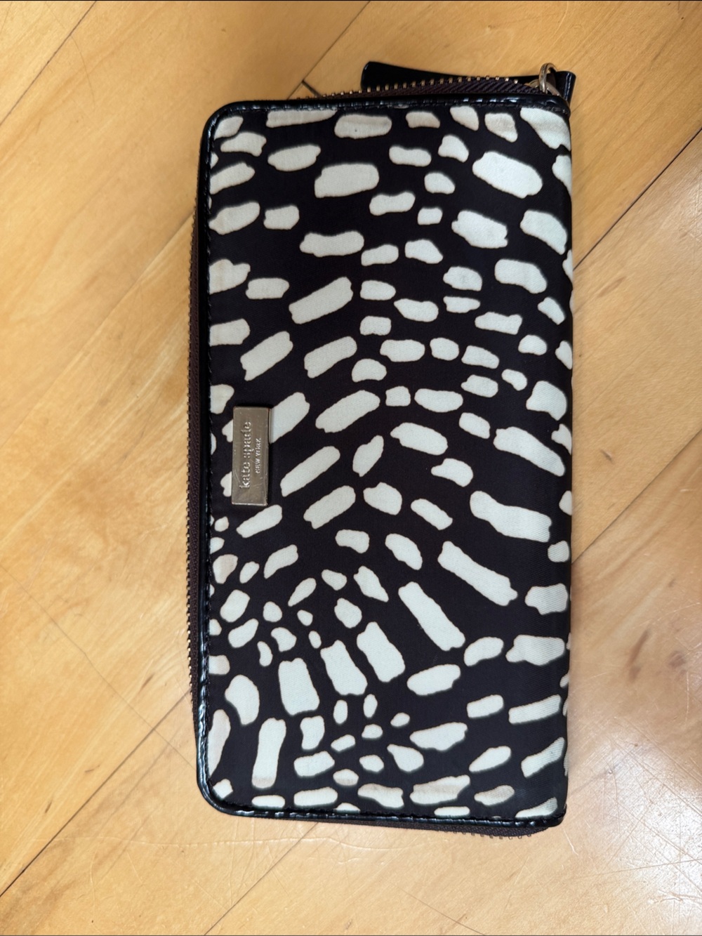 kate spade Brown and White Abstract Zip Wallet